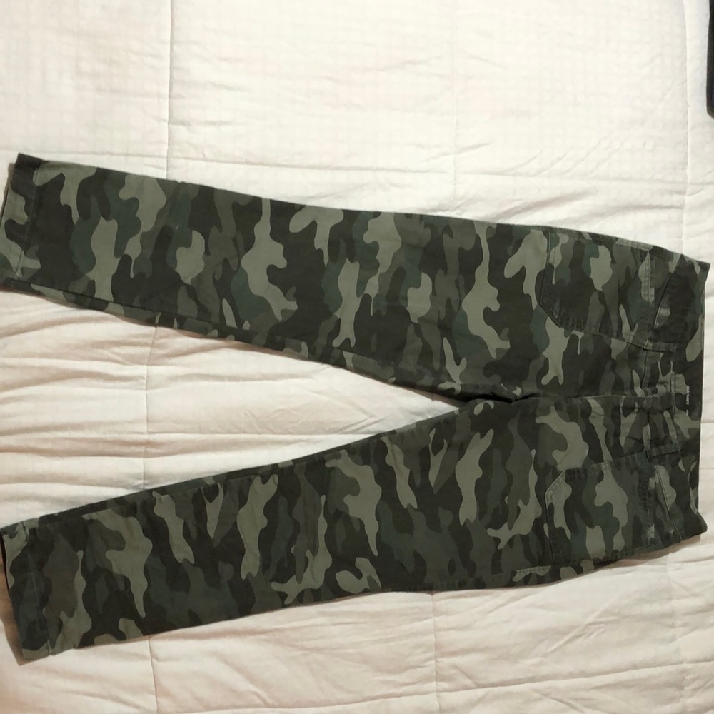 Old navy pixie camo size 10